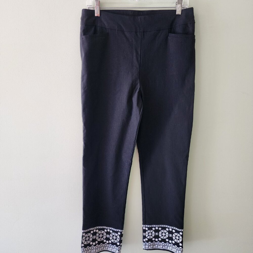 Chico's Brigitte Pull-On Embroidered Ankle Pants, Size 6, Like New - Picture 3 of 8
